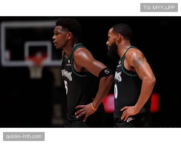 康利老将经验再显价值,助力球队稳步前行 康利老将经验再显价值,助力球队稳步前行